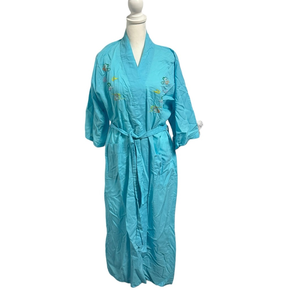 Vintage Chinese Kimono style long robe with placement embroidery. Size M Used